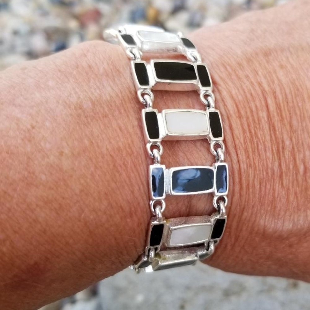Vintage 1980s Napier Mother of Pearl & black enamel choker earrings bracelet set - Picture 6 of 10